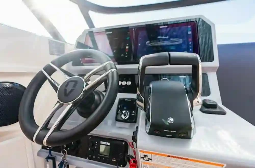 2025 NAVAN S30 for Sale in Jupiter, Florida Center Console 2