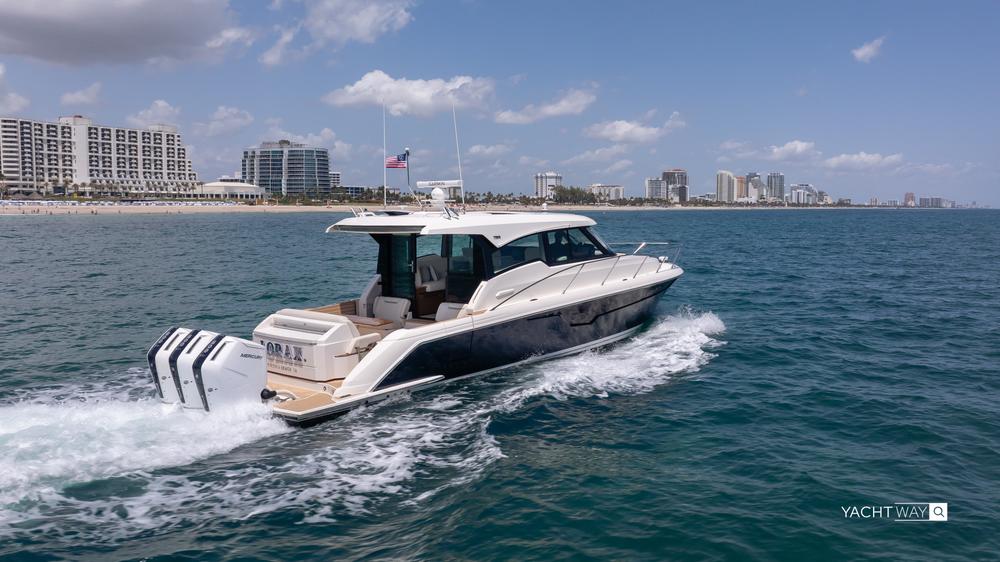 Tiara-48-Italian-Yacht-Group-For-Sale-11.jpg