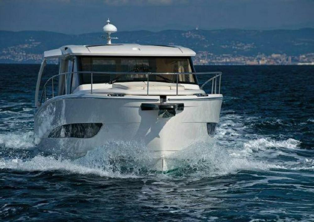 2025 Greenline Yachts 39