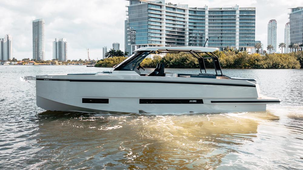 2025-de-antonio-yachts-d36-open-power-9493465-20241210070528419-1_XLARGE.jpg