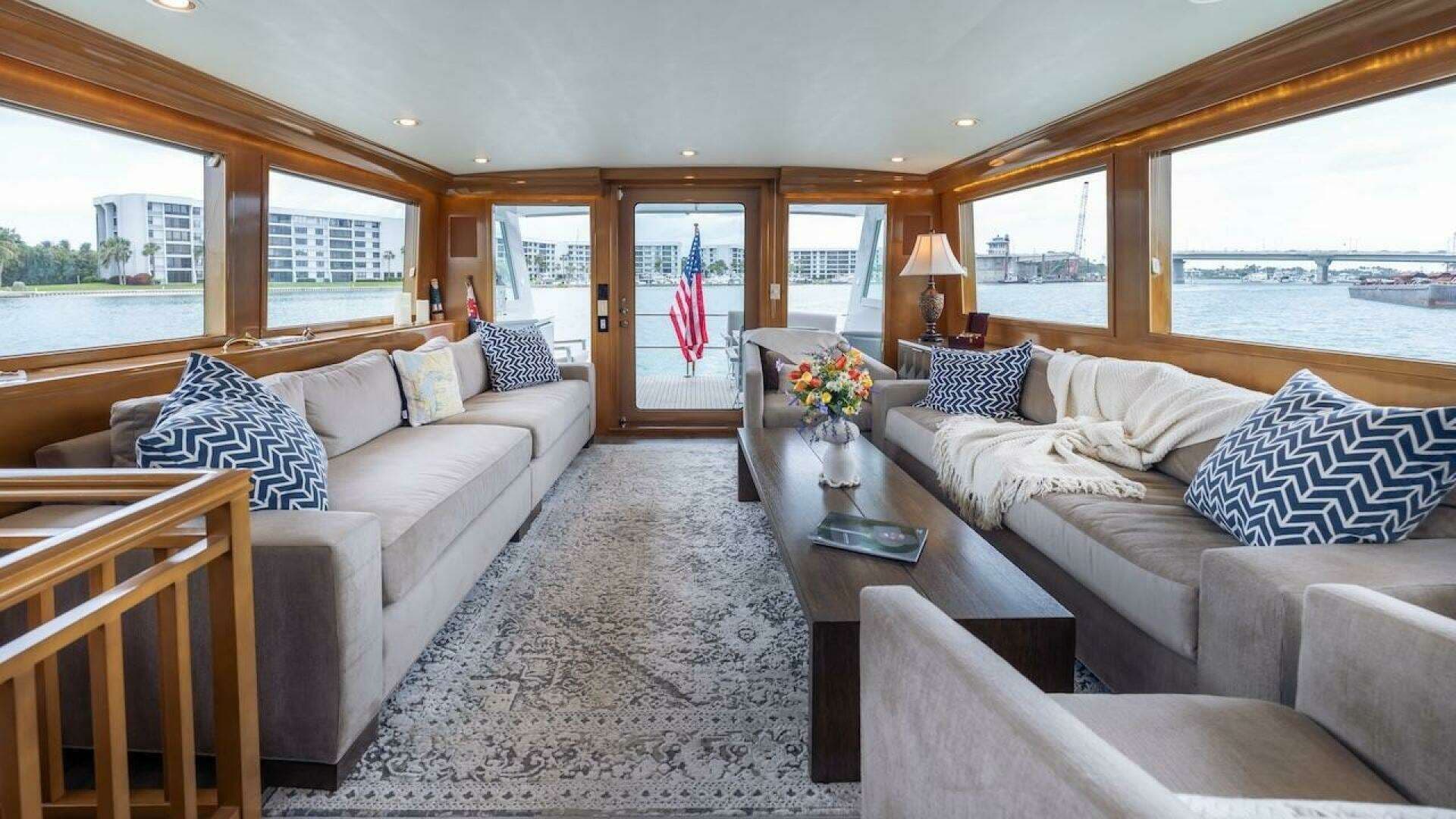 1998 Hatteras 74 Sport Deck for Sale in Jupiter, Florida Motor Yacht 3