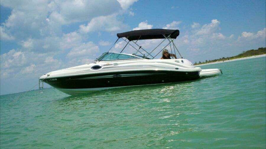 Sea Ray 240 Sundeck For Sale