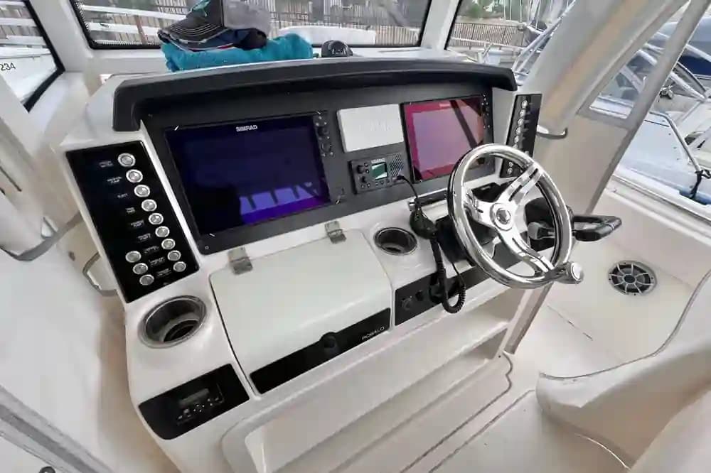 2017 Robalo R302 a la venta en Huntington Beach, California Center Console 5