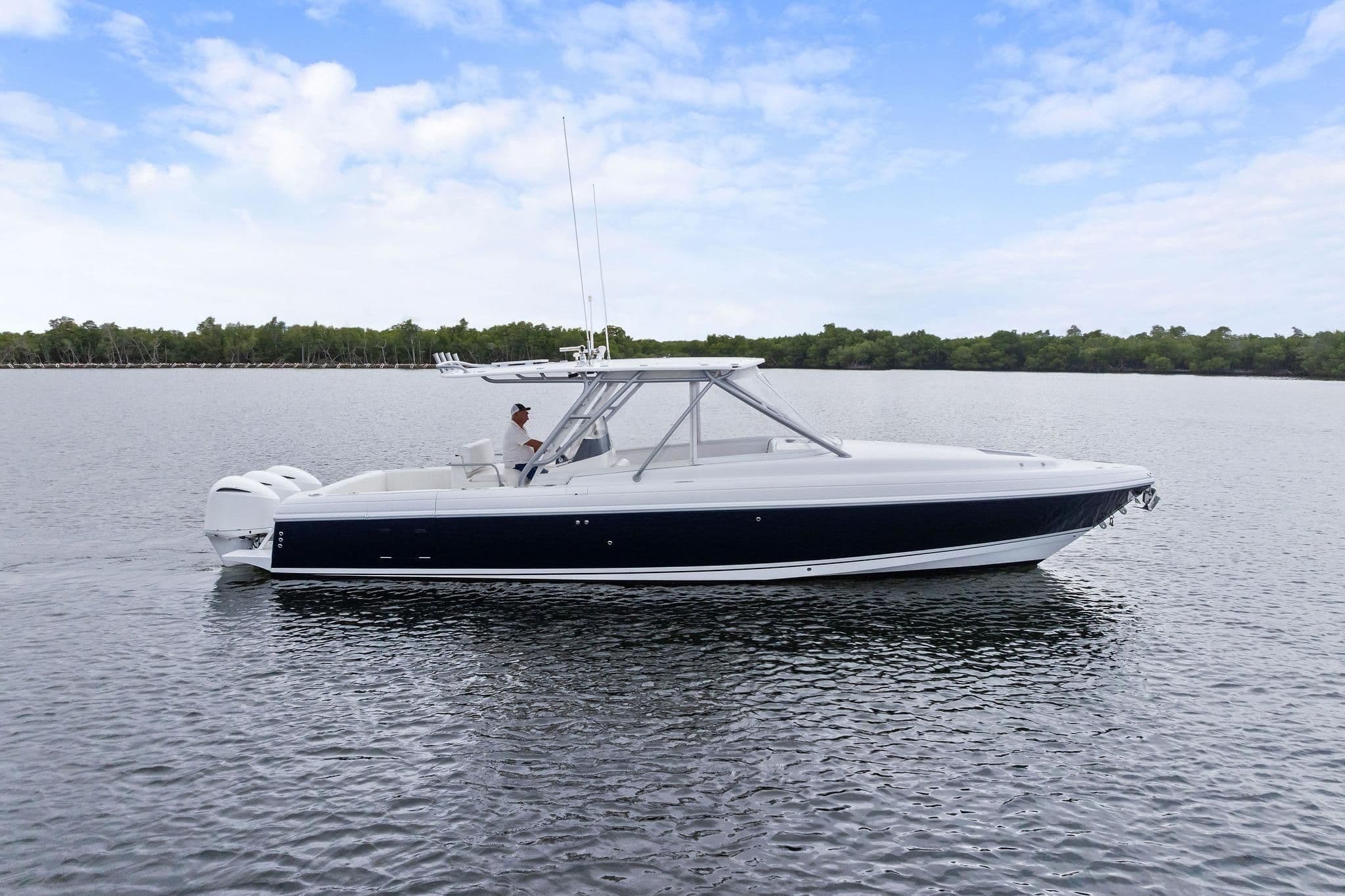 Intrepid Powerboats 370 Cuddy te koop