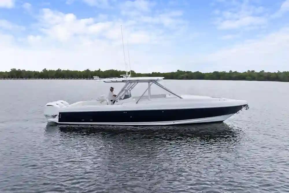 Intrepid Powerboats 370 Cuddy te koop