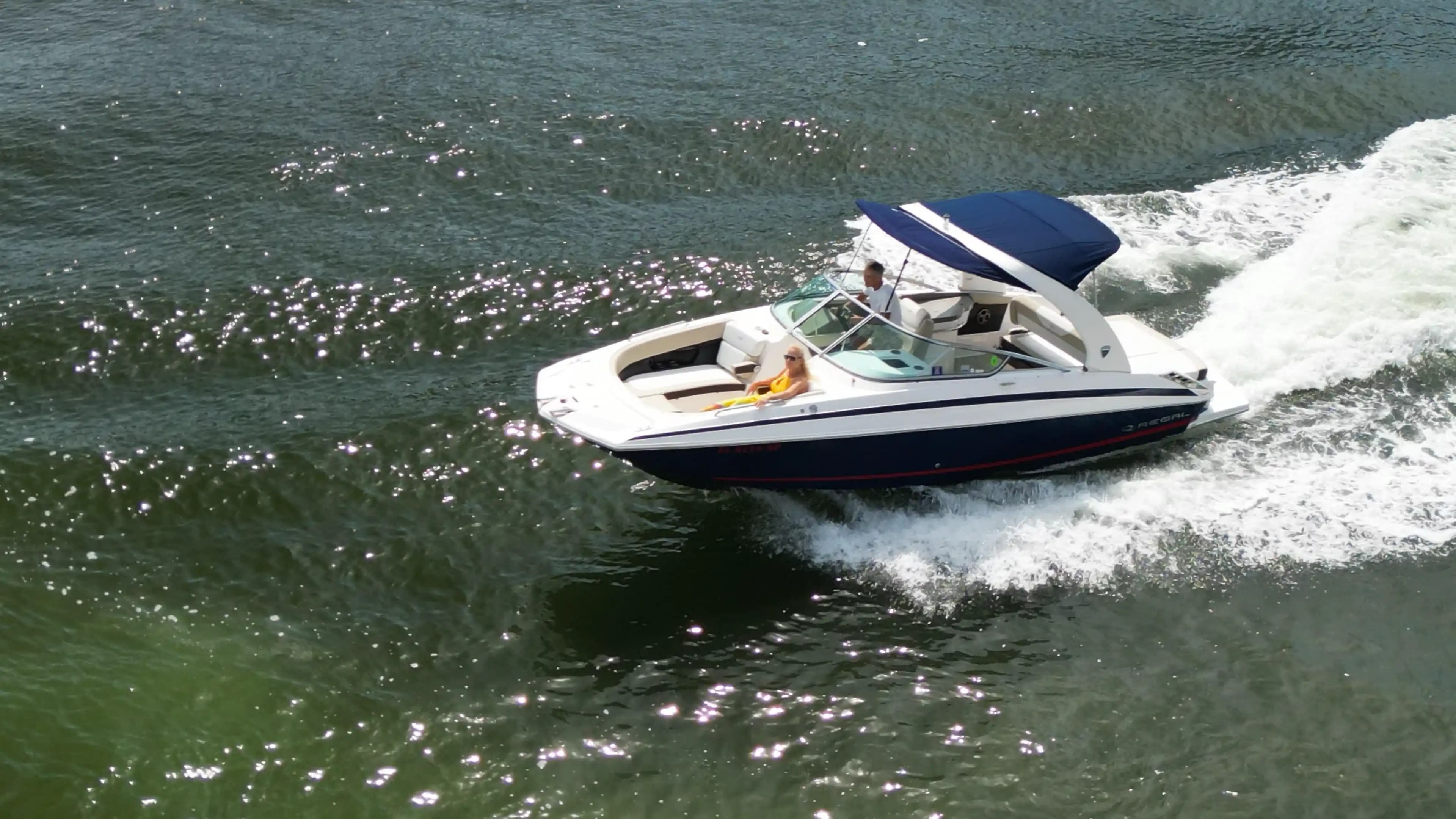 Regal 2700 Bowrider for Sale