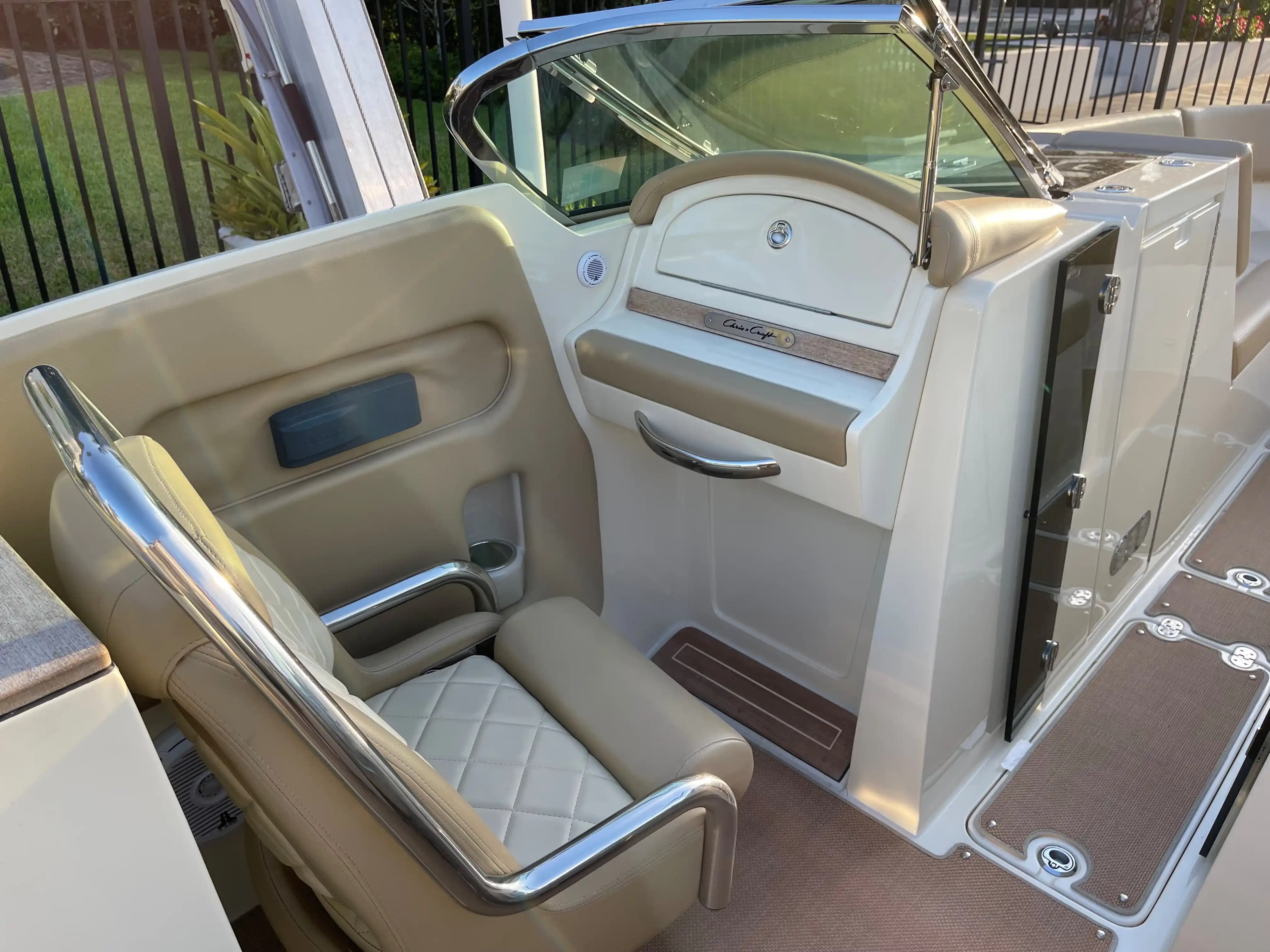 2015 Chris-Craft Launch 32 for Sale in Fort Lauderdale, Florida Bowrider 3