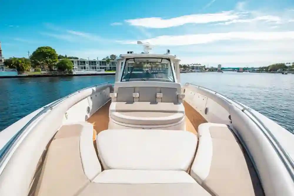 2017 Boston Whaler 420 Outrage Sold in Deerfield Beach, Florida Sport Fishing 3
