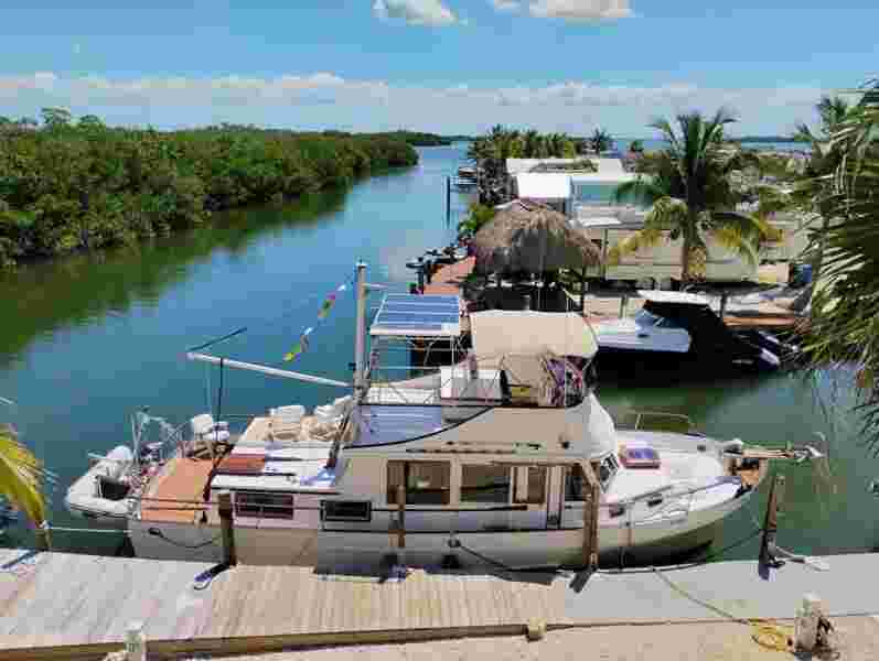 1977 Marine Trader 40 Double Cabin
