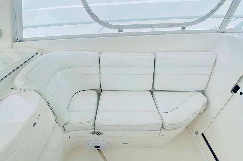 2008 Intrepid Powerboats 390 Sport Yacht
