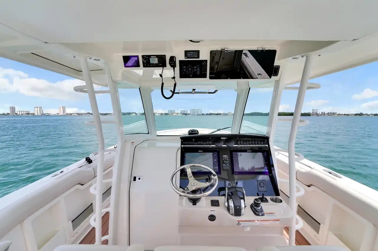 2020 Boston Whaler 380 Outrage in vendita a North Miami Beach, Florida Center Console 3