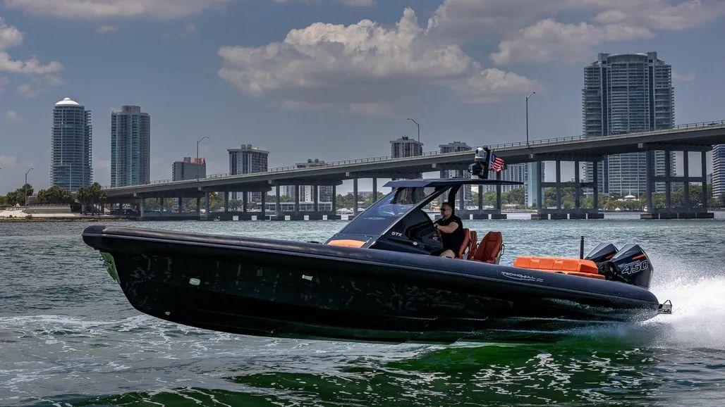 Technohull GTX in vendita