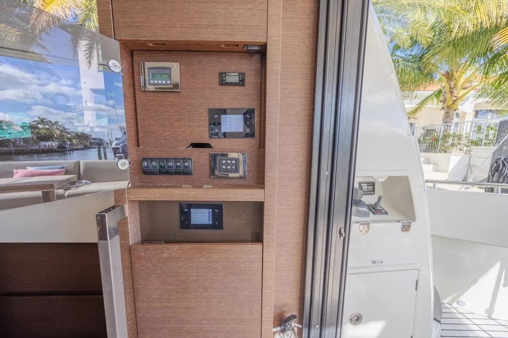 2021 Prestige F520 for Sale in Lighthouse Point, Florida Flybridge 1