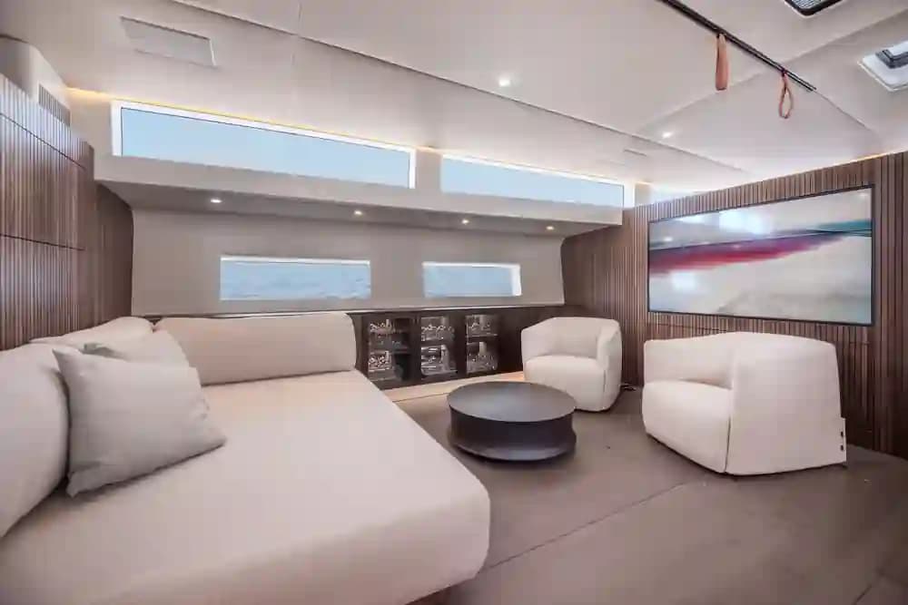 Y Yachts Y9 for Sale