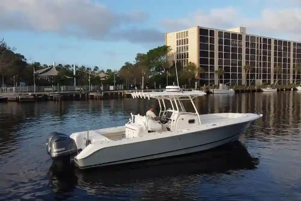 EdgeWater 318CC in vendita