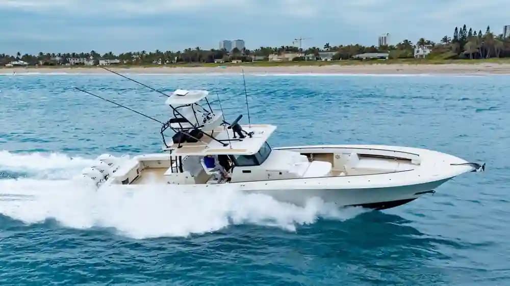 2018 HCB 53 Sueños Verkauft in Fort Lauderdale, Florida Center Console 3