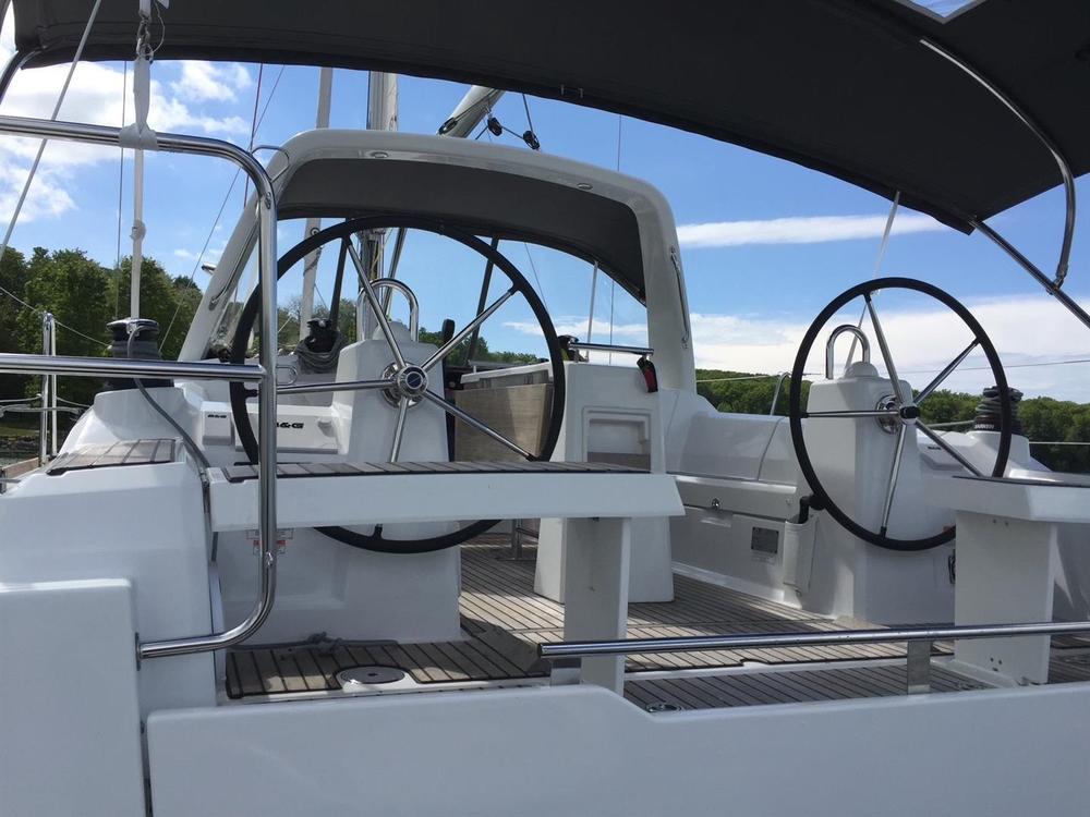 2016-beneteau-oceanis-35-sail-9672682-20250203131207786-1_XLARGE.jpg