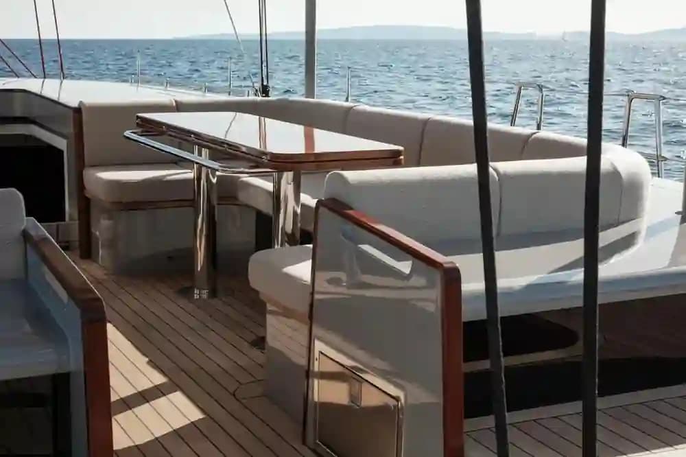 Y Yachts Y8 for Sale