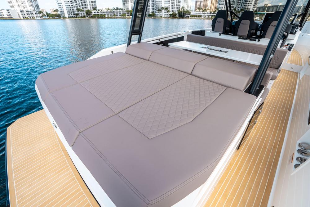 2025-de-antonio-yachts-d32-open-power-9495127-20250422082137696-1_XLARGE.jpg