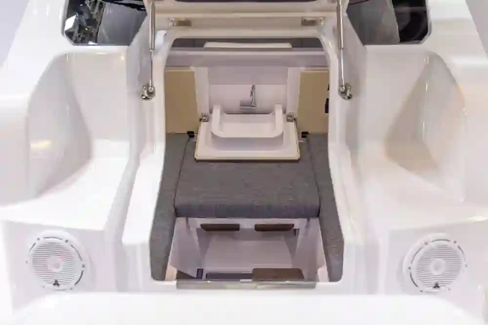 2025 Axopar 29 XC Cross Cabin Sold in San Diego, California Walk-around Boats 5