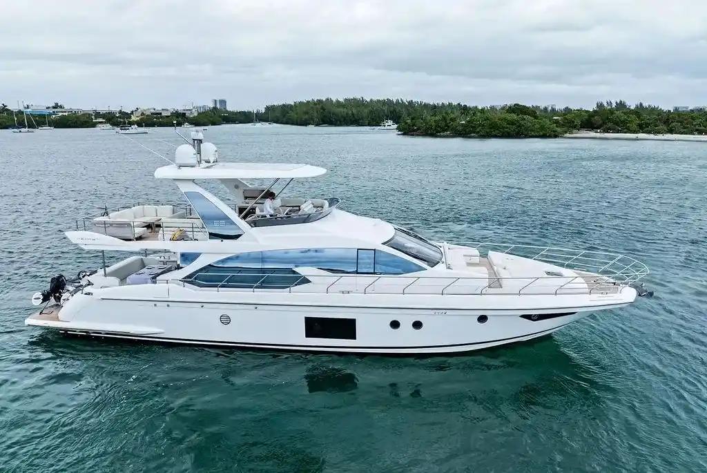 Azimut 66 te koop