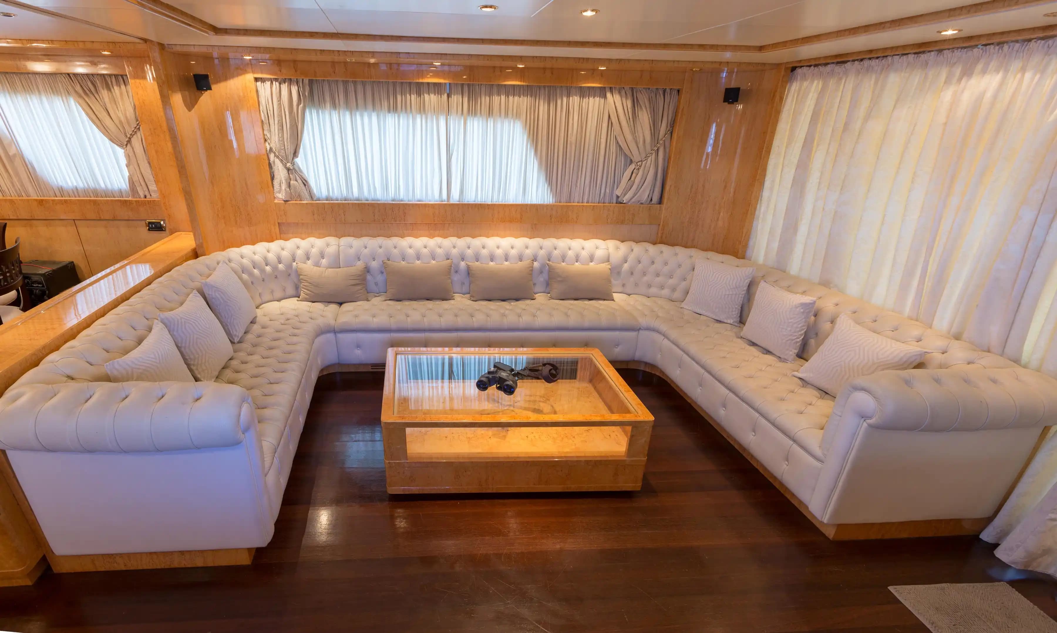 2004 Sanlorenzo SL82 Sold in Antibes, FR Flybridge 3