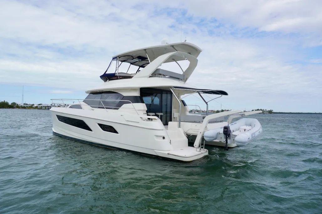 Aquila 44 Yacht For Sale