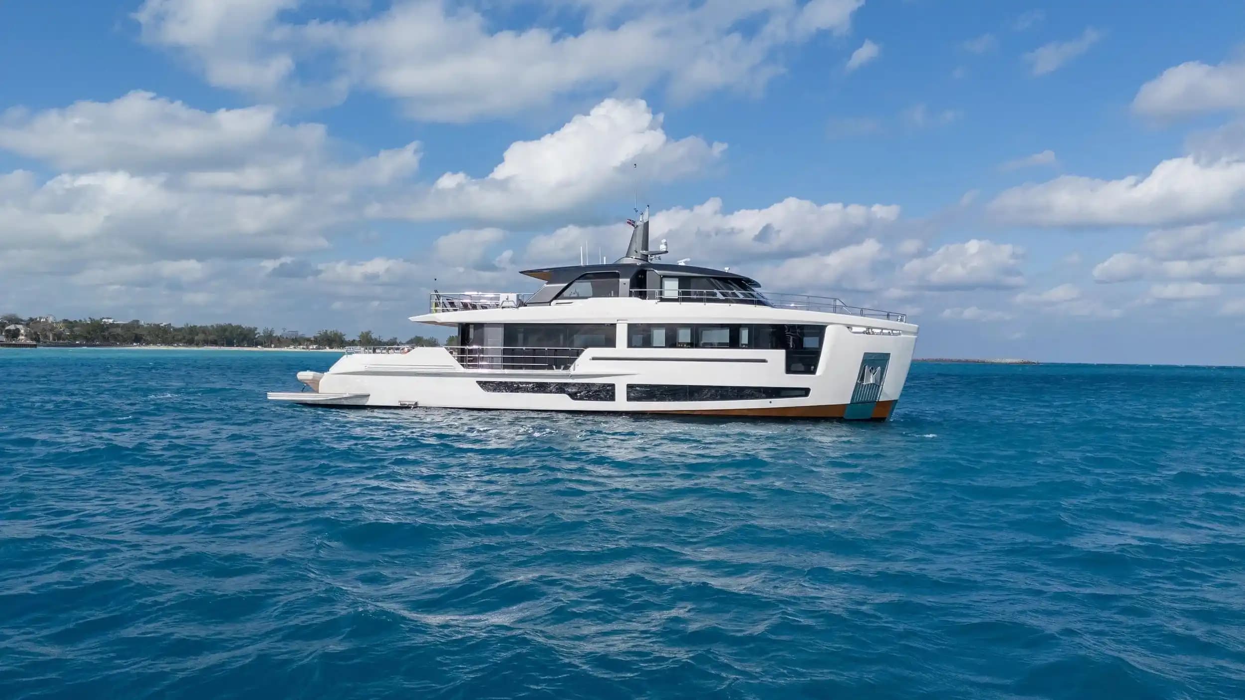 Alpha Custom Yachts Squalo 100 zum Verkauf