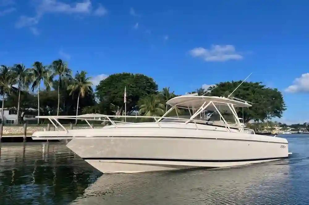 Intrepid Powerboats 350 Walkaround For Sale