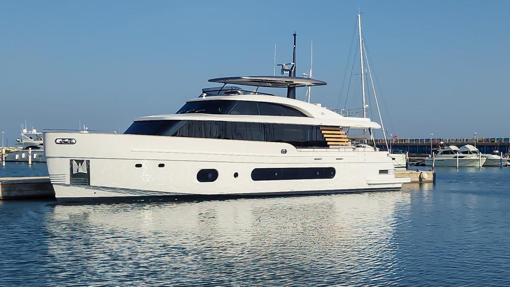 Magellano-Azimut-Yacht-For-Sale-Listing-on-YachtWay1.jpg