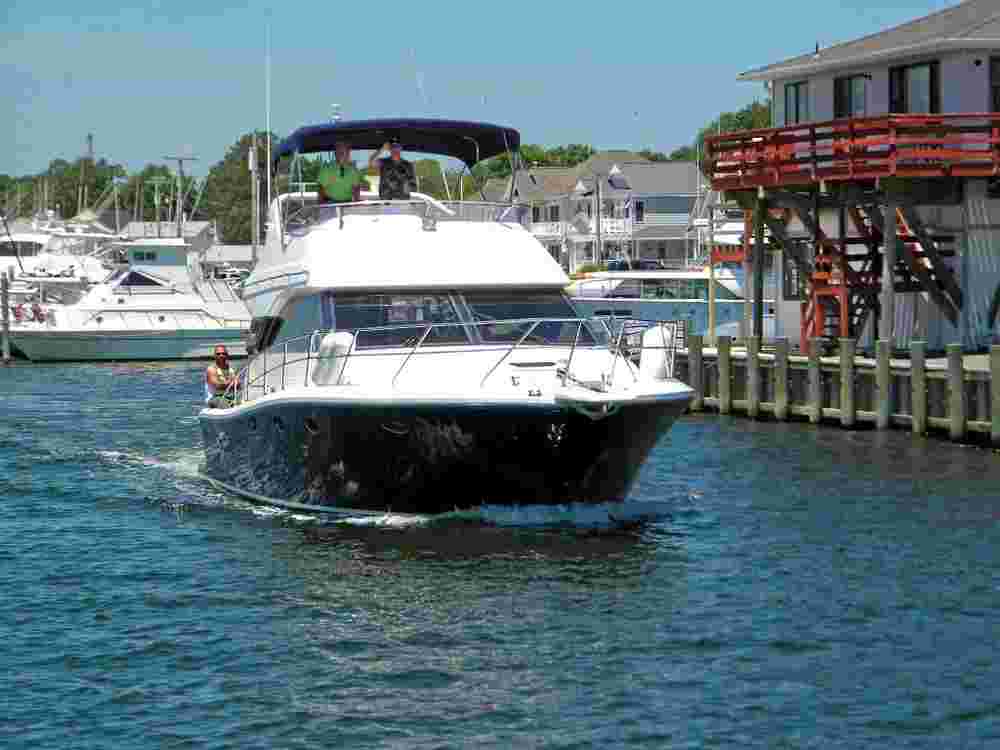 2001 Uniesse Flybridge 48