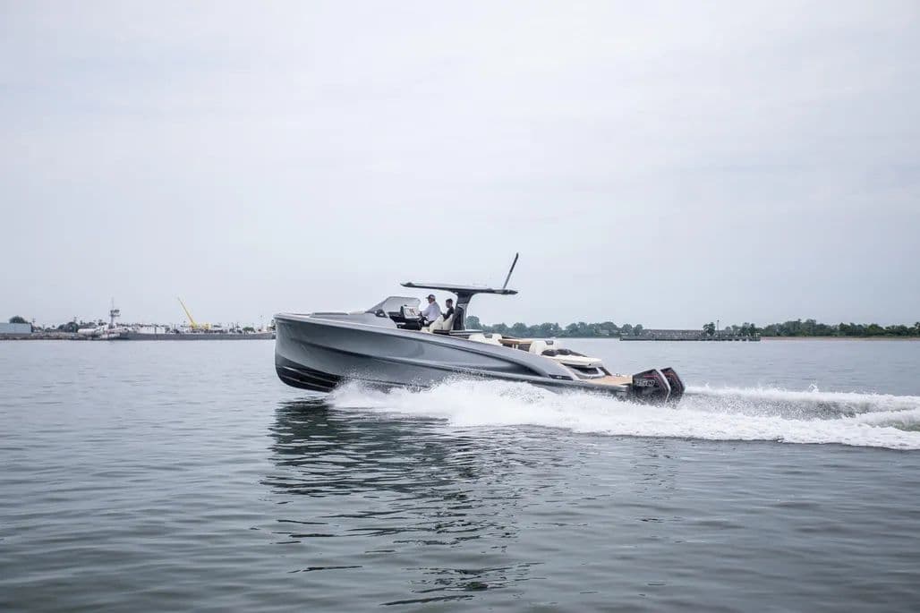 2024 Solaris Power 40F Open for Sale in New Rochelle, New York Walk-around Boats 3