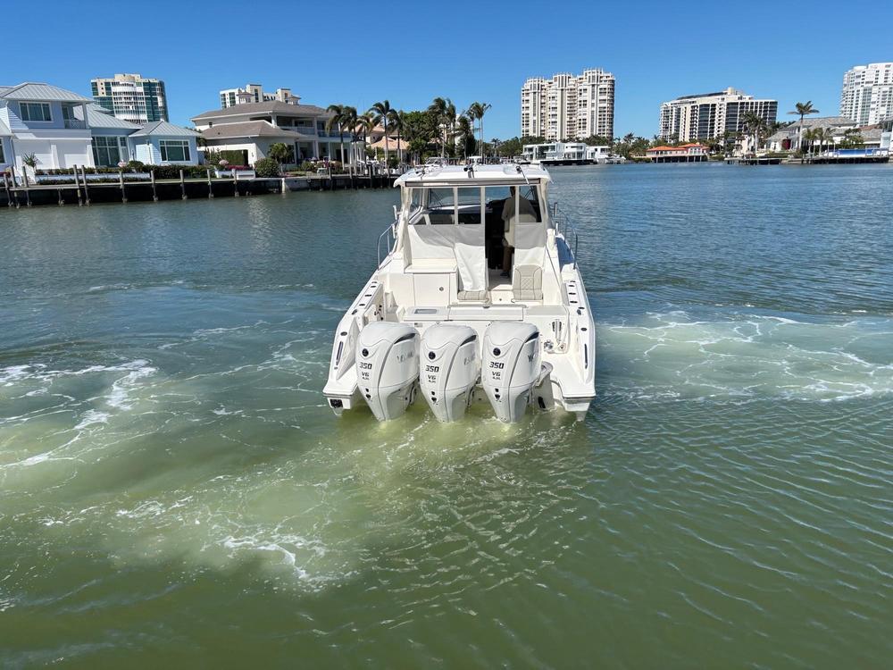2025-pursuit-os-355-offshore-power-9718052-20250318135052870-1_XLARGE.jpg