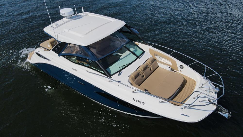 2021-sea-ray-320-sundancer-power-9308516-20240513064015105-1_XLARGE.jpg