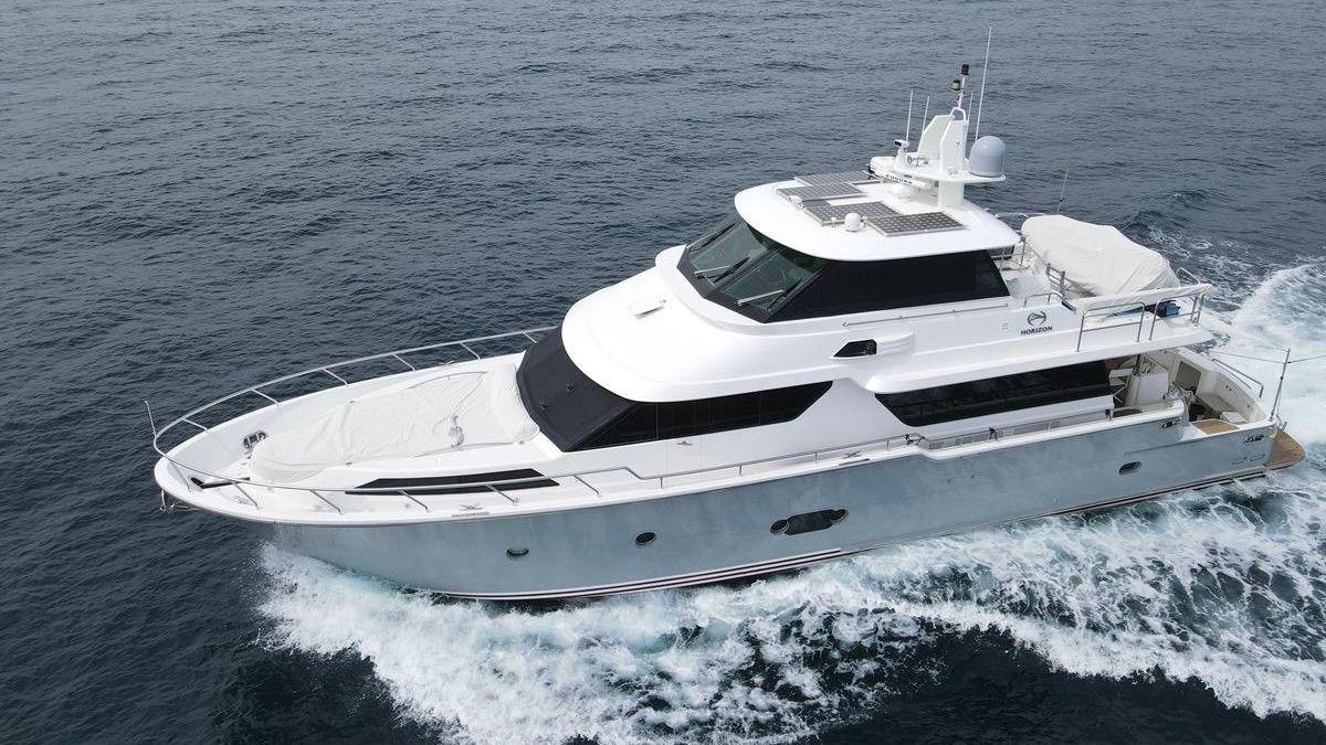 Horizon V74 Skylounge For Sale