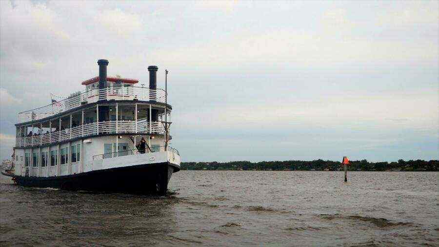 Yacht