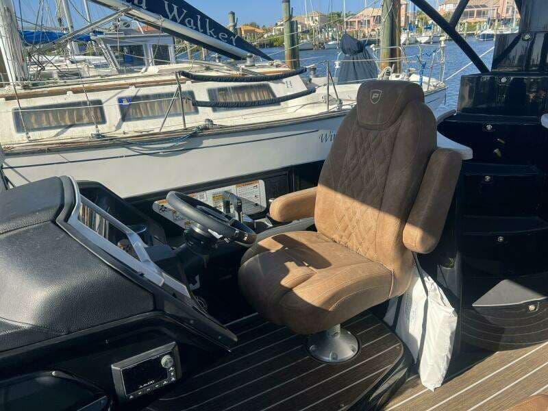 2023 Premier 330 Escalante à vendre à Apollo Beach, Florida Pontoon Boats 1