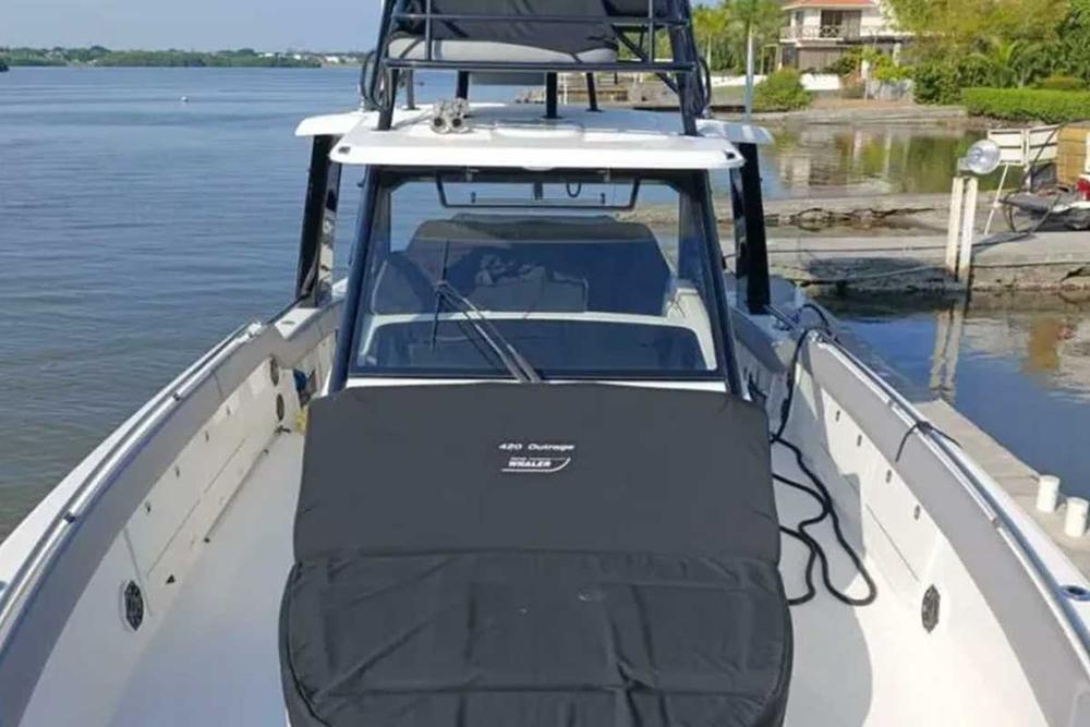 2024 Boston Whaler 420 Outrage