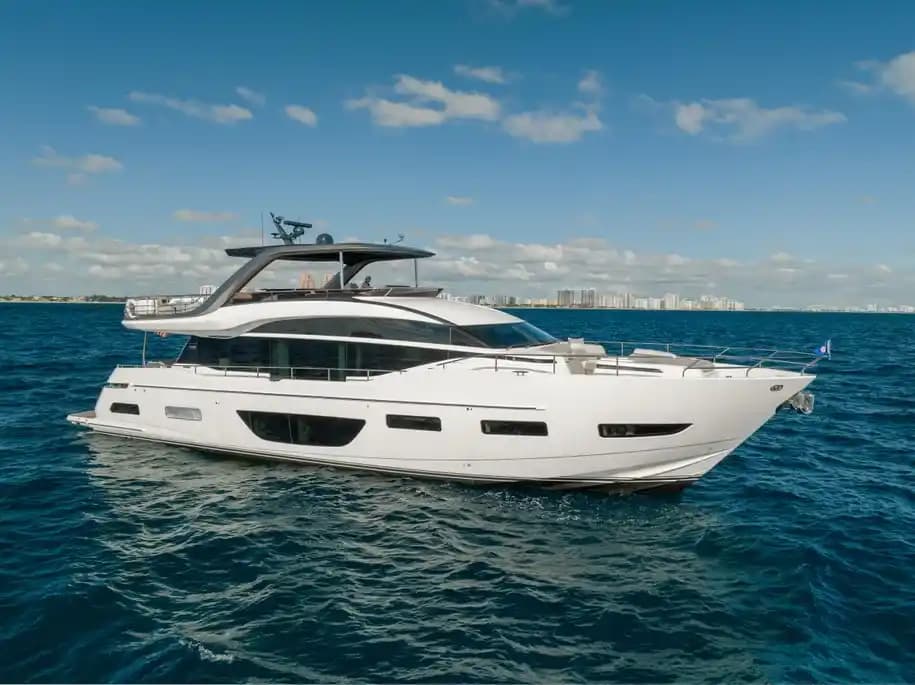 2022 Princess Yachts Y85 Sold in Miami Beach, Florida Flybridge