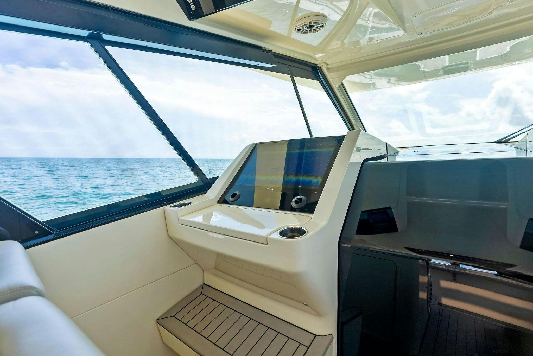 2022 Scout Boats 530 LXF for Sale in Stuart, Florida Walk-around Boats 3