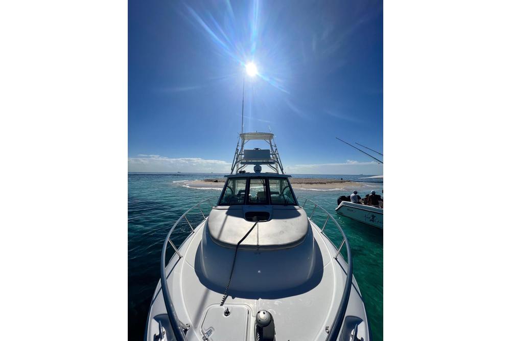 2018 Boston Whaler 345 Conquest