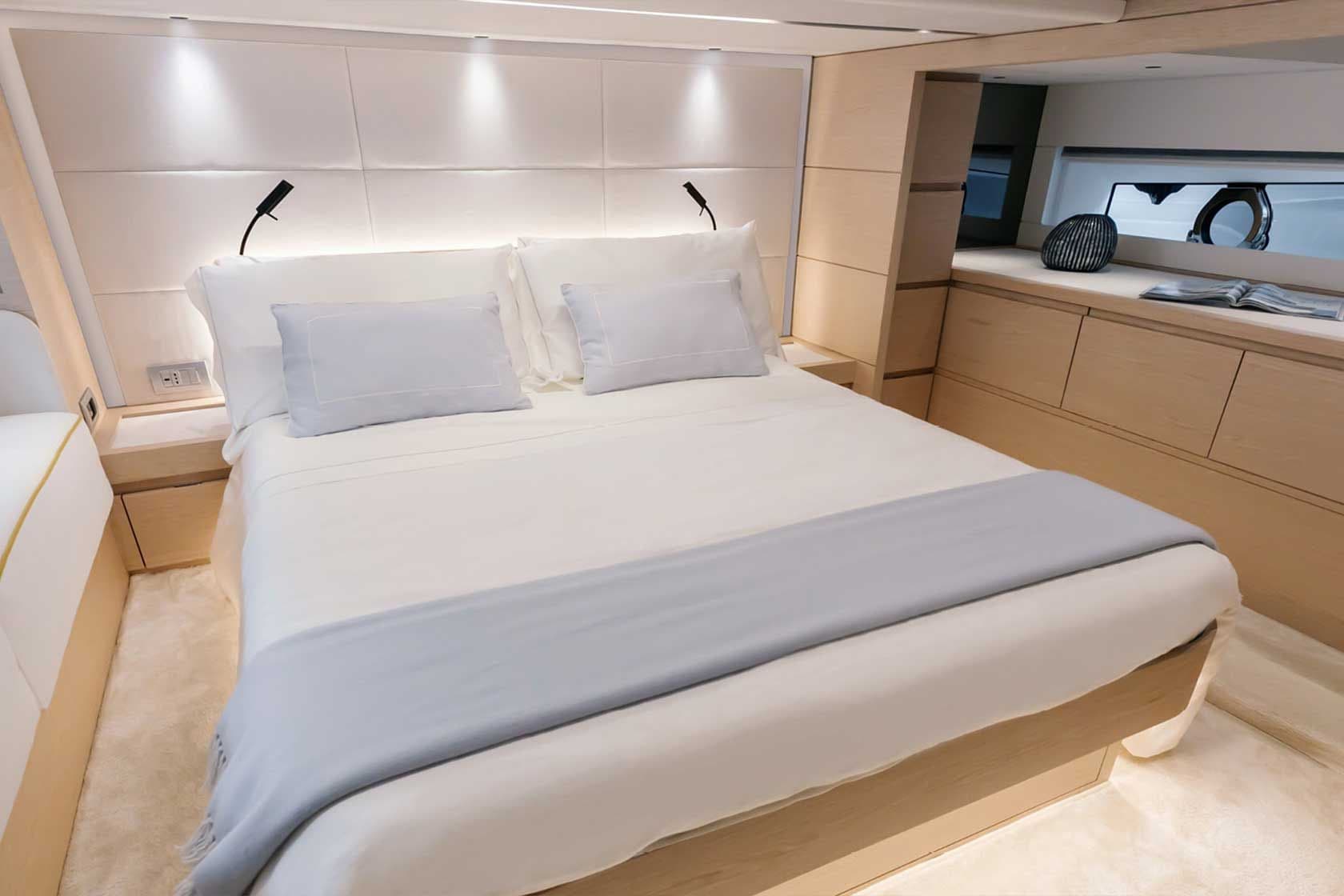 2026 Solaris Power 52 Sport Turismo for Sale in Fort Lauderdale, Florida Sport Cruiser 5