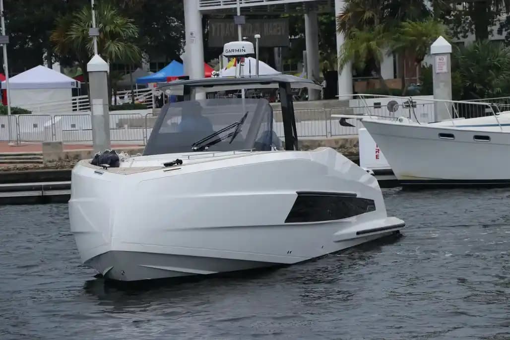 Astondoa 377 Coupe Outboard for Sale