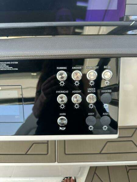 2020 Sea Ray Sundancer 320 Outboard for Sale in Fort Myers, Florida Cruiser 5