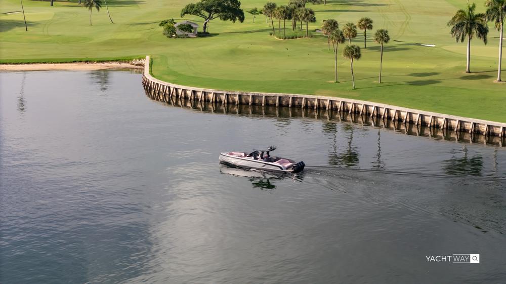 2026 Vanquish Yachts VQ40 Sports Line Outboard