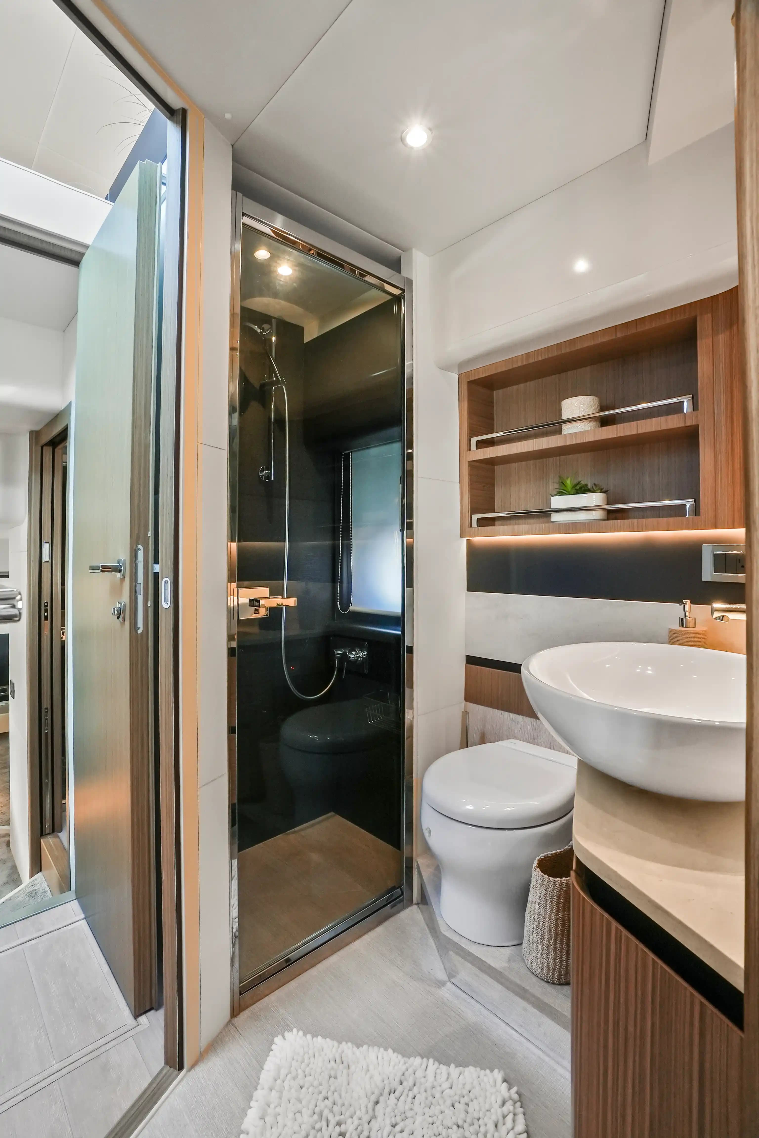 2019 Absolute 50 FLY for Sale in Aventura, Florida Flybridge 5