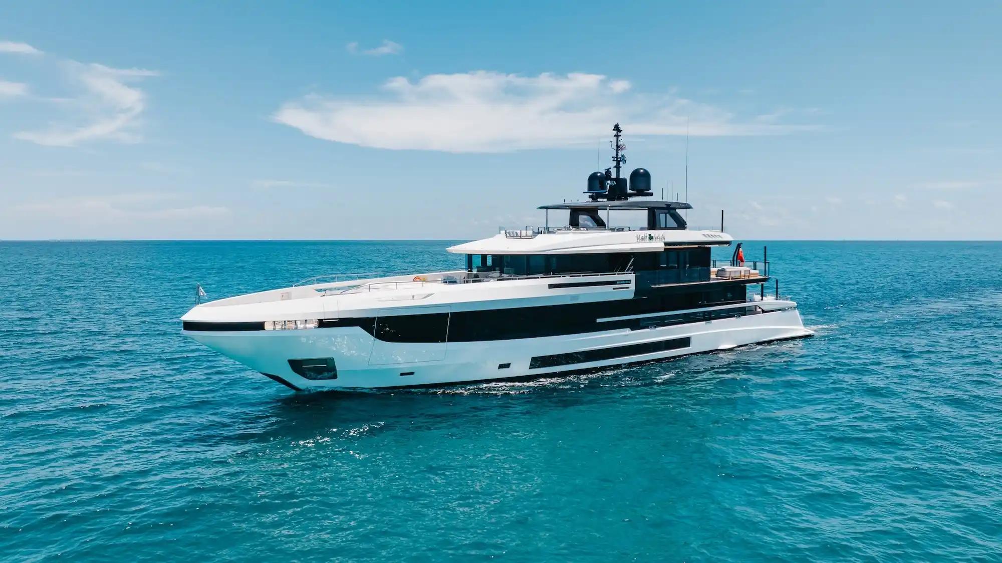 Mangusta Oceano 44 For Sale