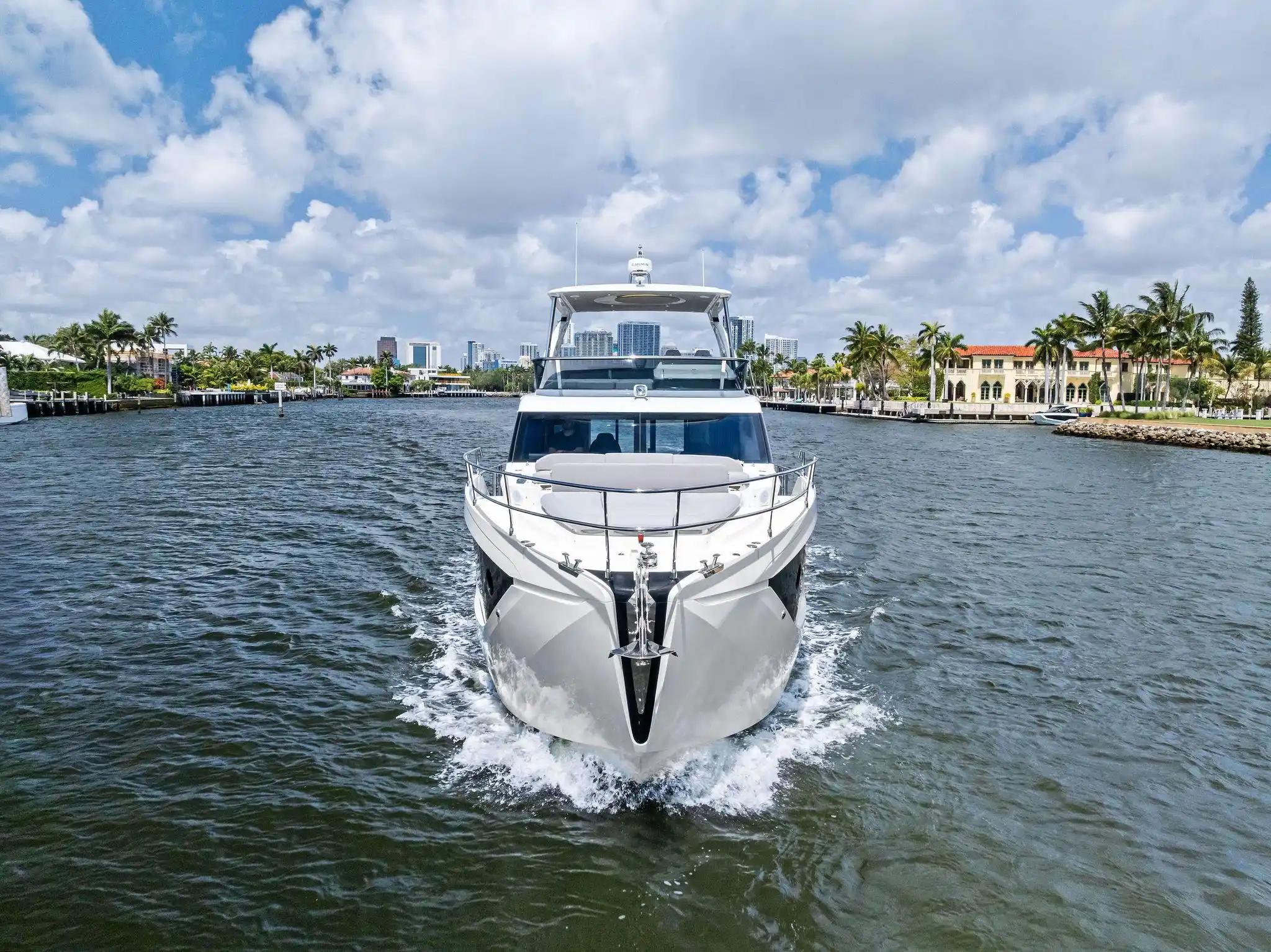 Absolute 52 FLY in vendita