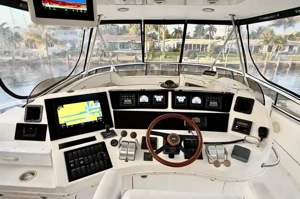 1999 Sea Ray 560 Sedan Bridge Sold in Fort Lauderdale, Florida Flybridge 2
