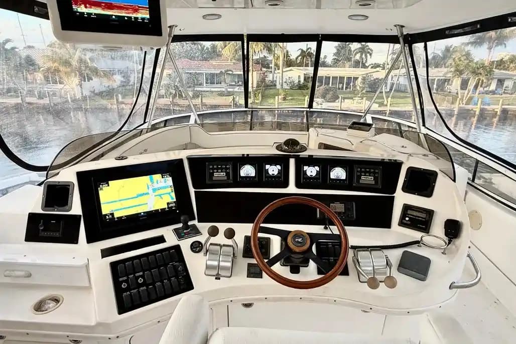 1999 Sea Ray 560 Sedan Bridge Sold in Fort Lauderdale, Florida Flybridge 2